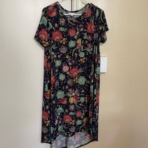 Lularoe Cassie.  Slinky material.